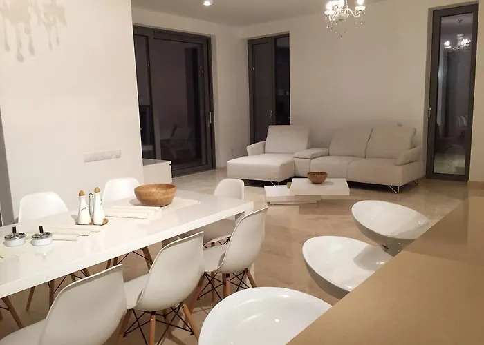 Cape Vergoti Лозенец